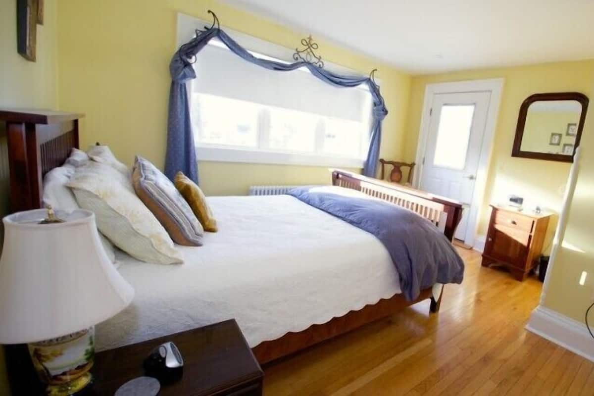 Ropa de cama de alta calidad y tabla de planchar con plancha