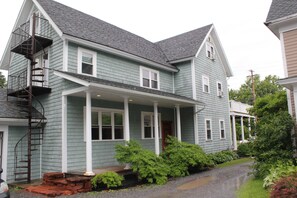 Façana frontal de l'allotjament