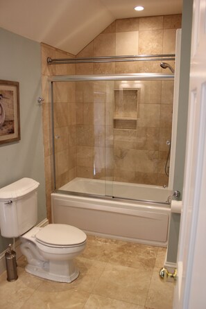 Bathroom - 24 East Main Street B&B (Canton)