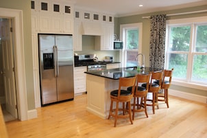 Studio Suite | Private kitchen | Eco-friendly cleaning products, paper towels