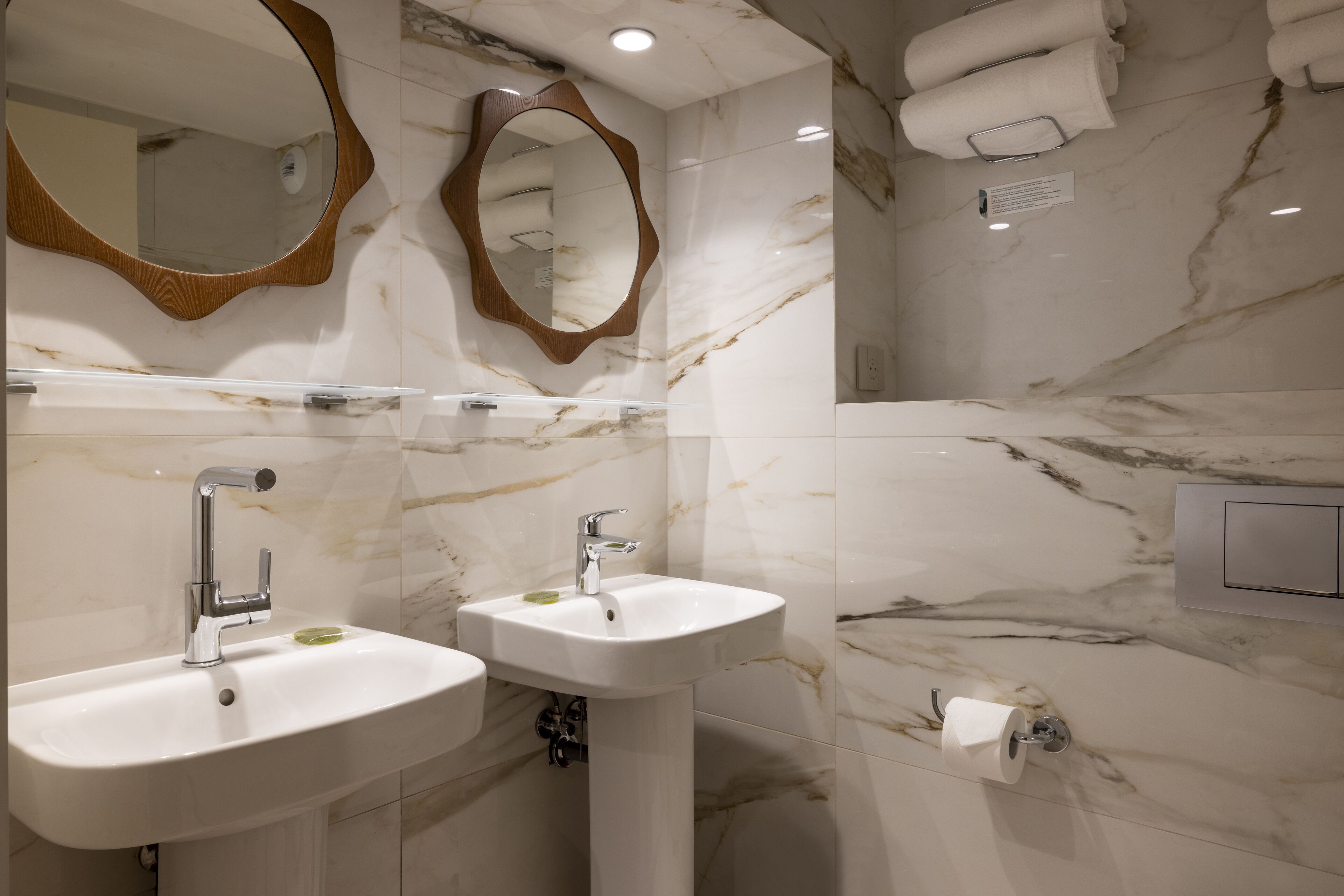 family suite | bathroom | free toiletries, hair dryer, towels, soap