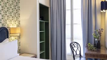 Egyptian cotton sheets, premium bedding, in-room safe
