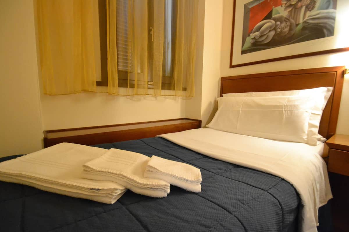 Basic Single Room