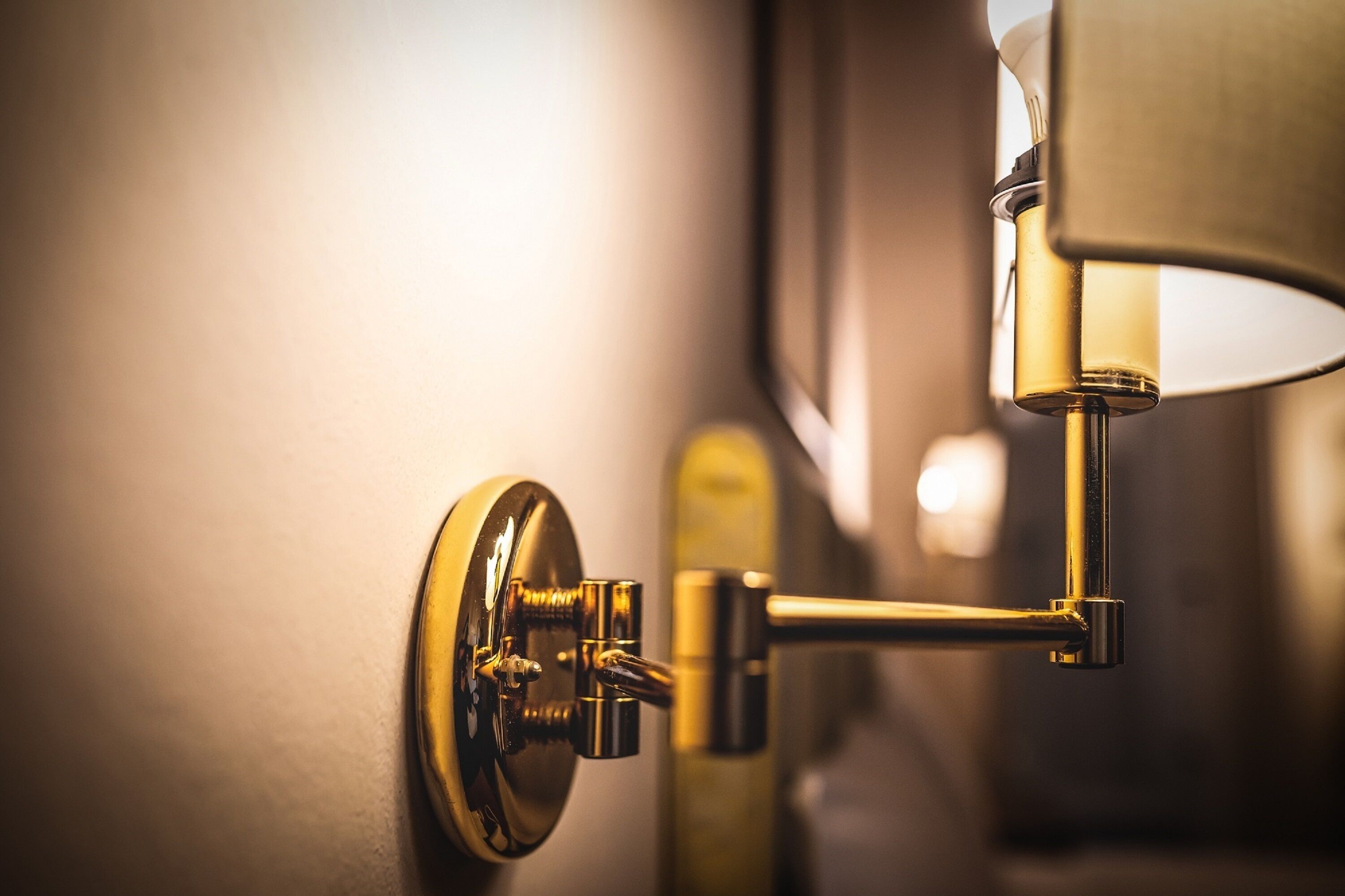 economy room | in-room safe, desk, soundproofing, free wifi