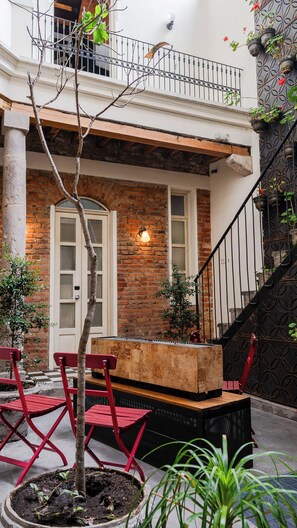 Deluxe Room | Terrace/patio - Carlota Sustainable Design Hotel (Quito)