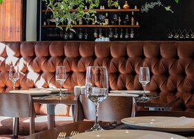 Breakfast, lunch, dinner served; Regional cuisine 