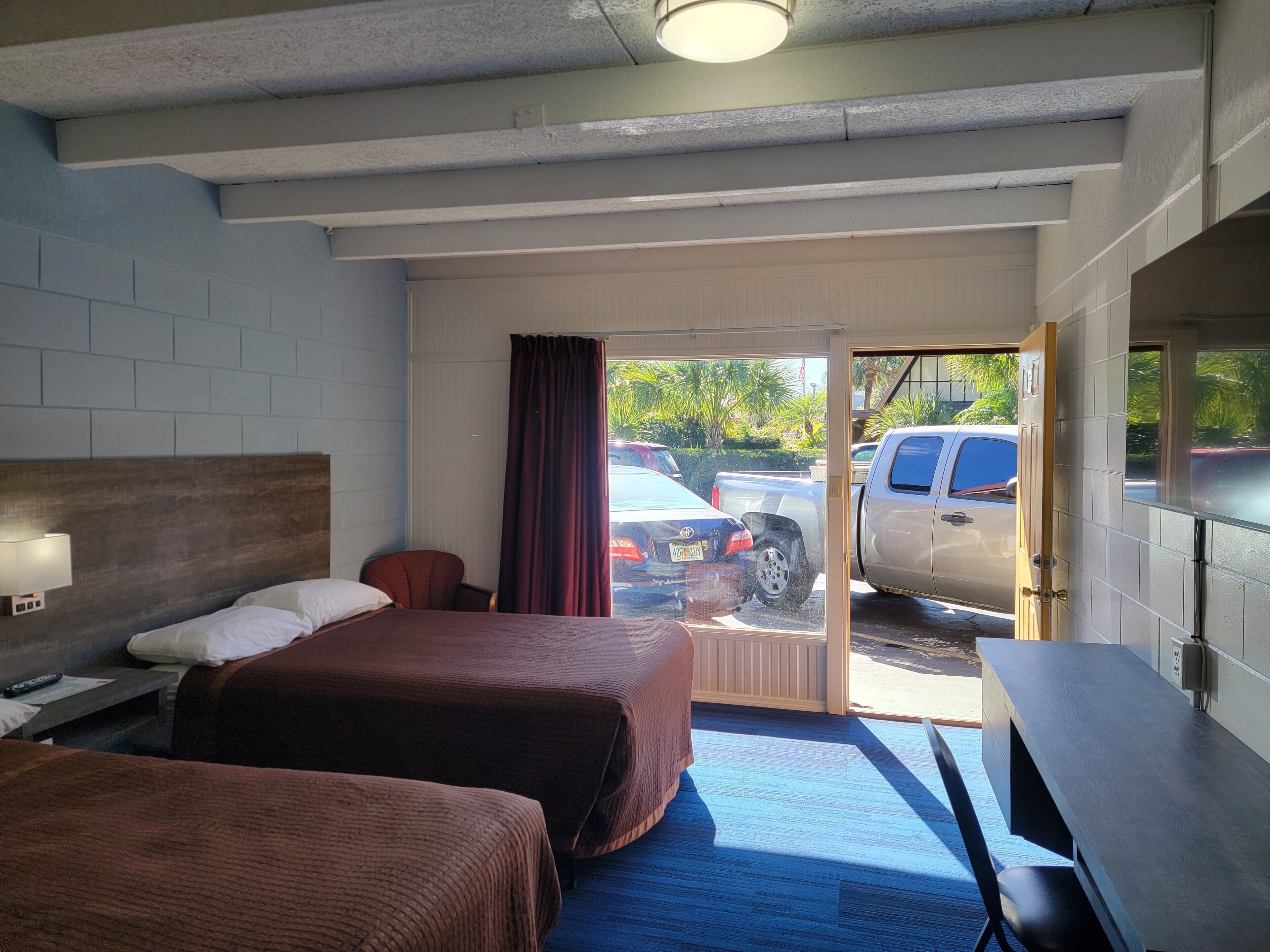 Desk, free WiFi, bed sheets