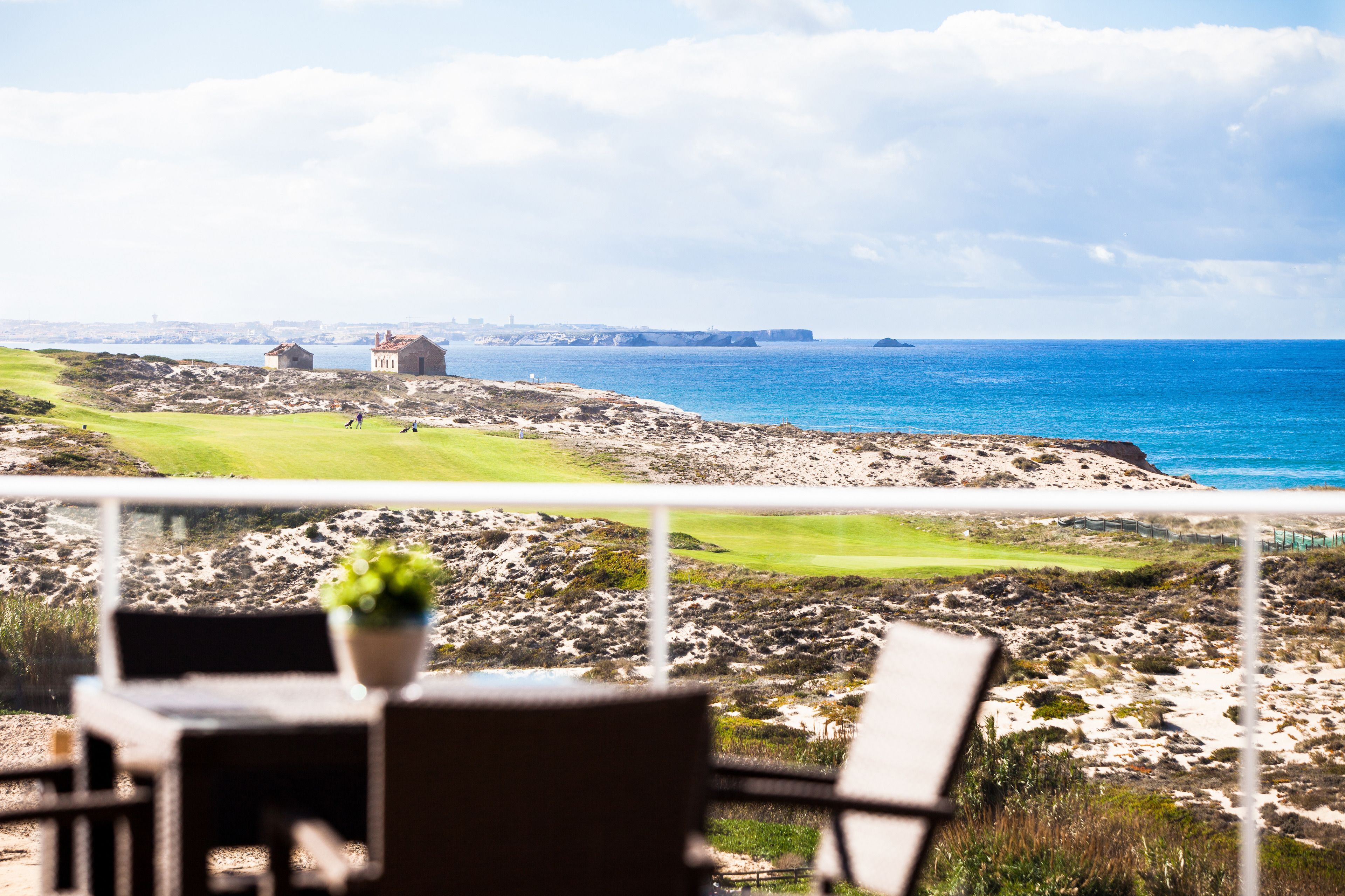 breakfast served, seafood, sea views
