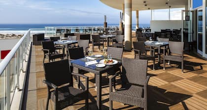 The Beachfront Praia D'el Rey Golf & Beach Resort