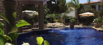 De Michanna Properties