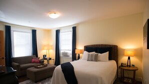 Room, 1 Queen Bed with Sofa bed