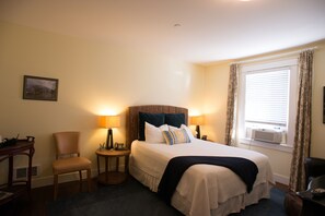 Zimmer, 1 Queen-Bett | Kostenloses WLAN