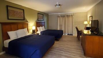 Anglers Room 3, Pond View, No Pets | 1 bedroom, individually decorated, individually furnished, soundproofing