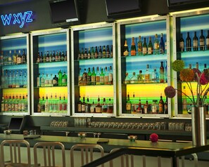 2 bares y 1 bar en la azotea