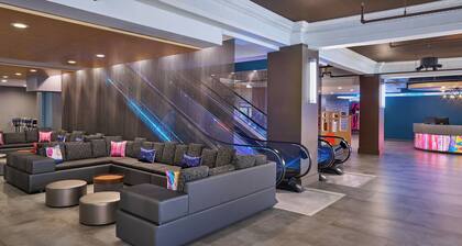 Aloft by Marriott Houston Downtown