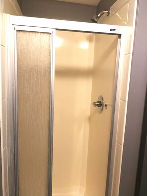 Shower, free toiletries, towels