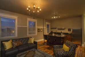 Elite Apartment, 1 King Bed, Non Smoking, Fireplace (11TH) | Living area