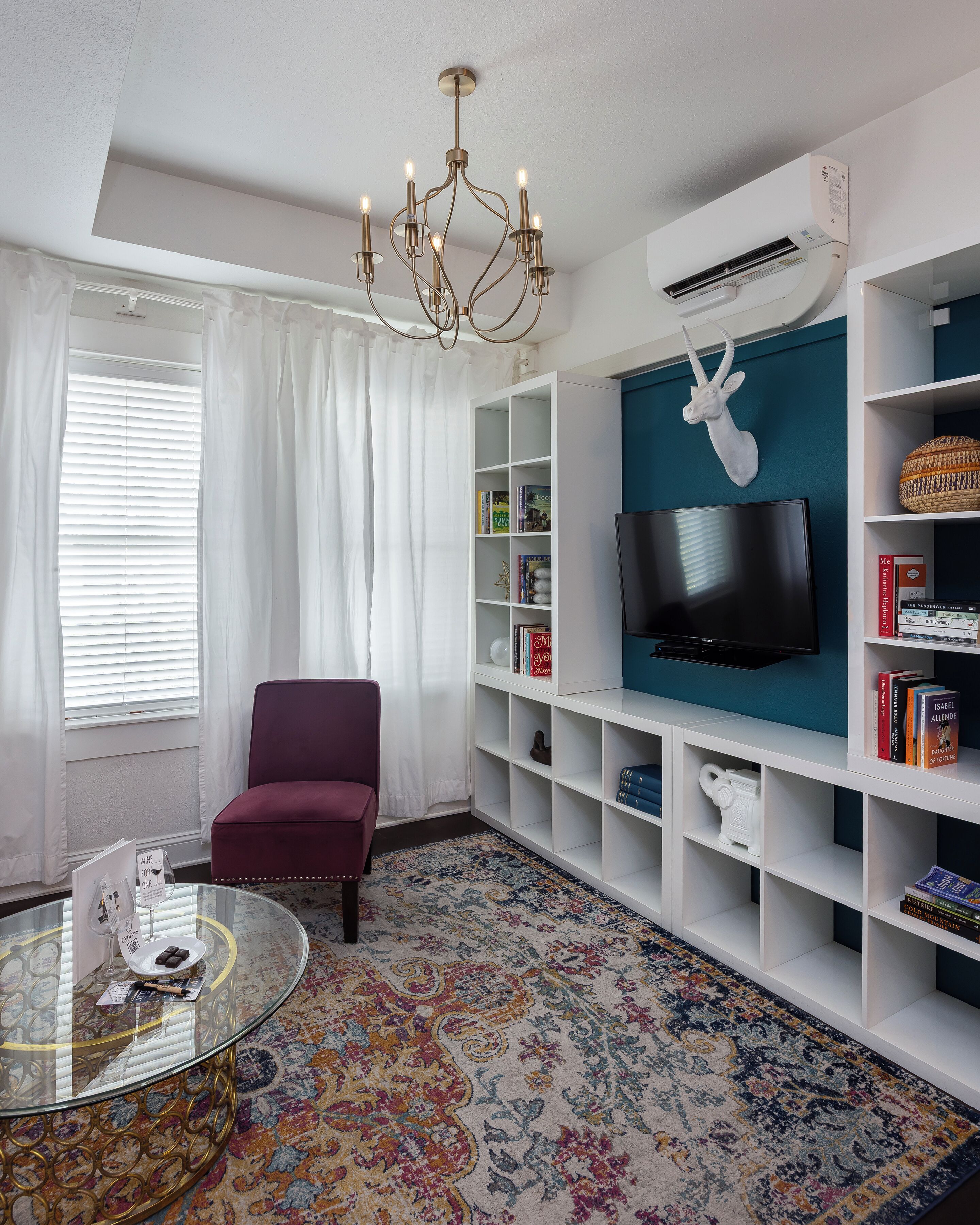 Comfort Apartment, 2 Bedrooms, Non Smoking, Fireplace (9TH) | Living area