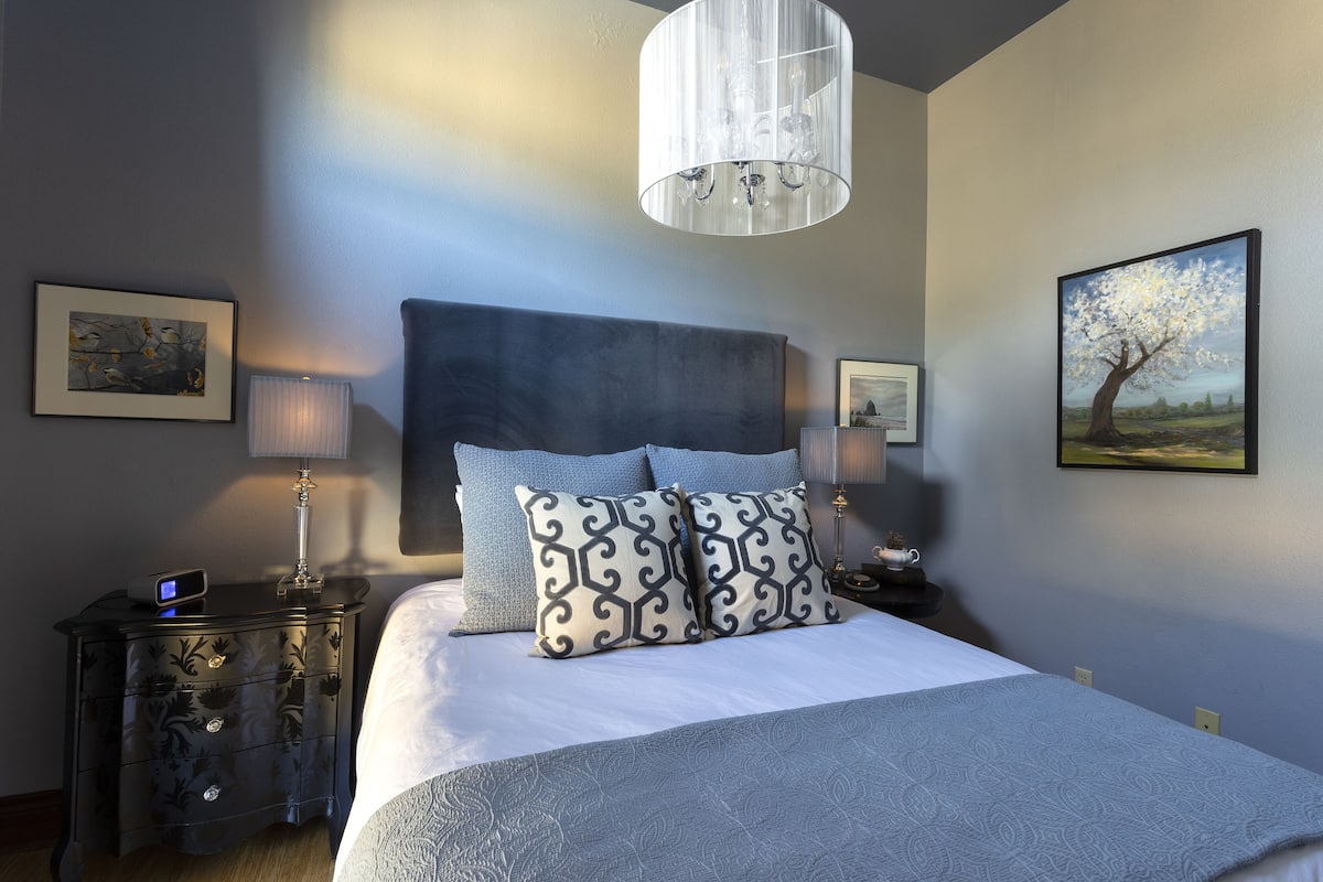 Premium Apartment, 1 Queen Bed, Non Smoking (1ST) | 1 bedroom, premium bedding, pillowtop beds, individually decorated