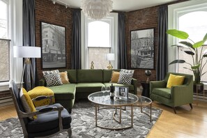 Romantic Apartment, 1 King Bed, Non Smoking, Fireplace (4TH) | Living room