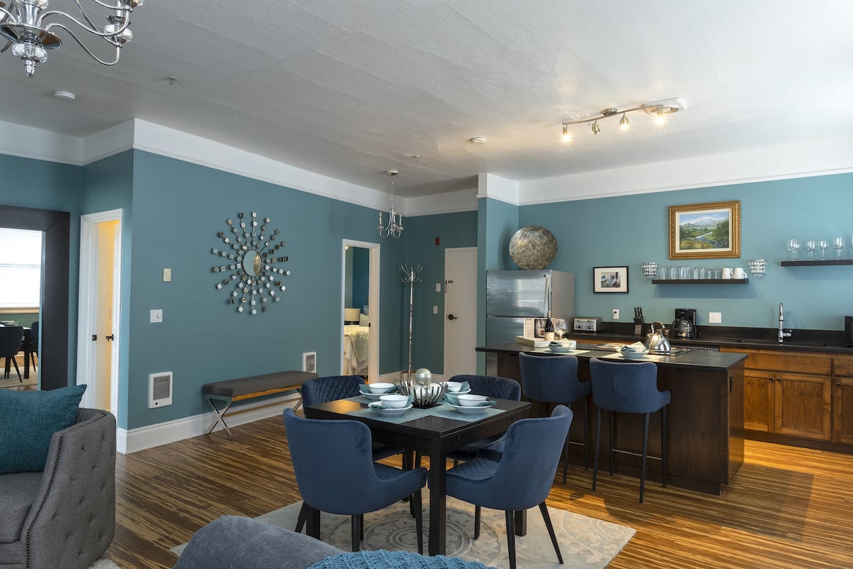 Panoramic Apartment, 2 Bedrooms, Non Smoking, Fireplace (10TH) | 1 bedroom, premium bedding, pillowtop beds, individually decorated