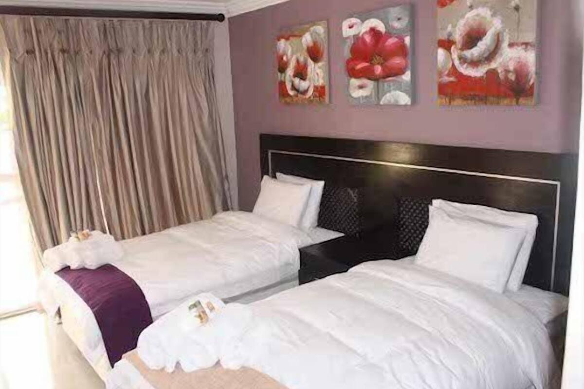 Twin Rooms