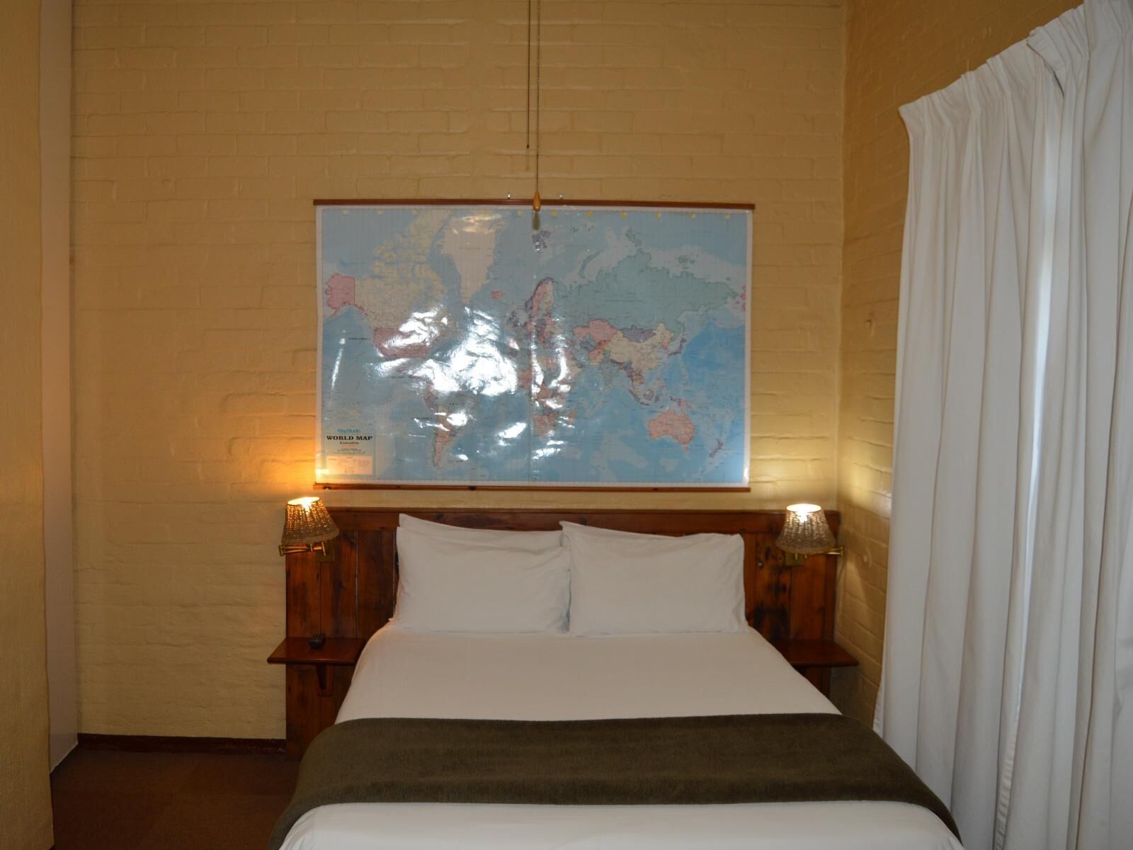 In-room safe, WiFi (free)