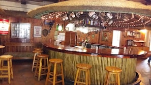 Bar (en la propiedad)