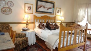 Double Rooms Standard (4) | Minibar, brankas, dan Wi-Fi gratis