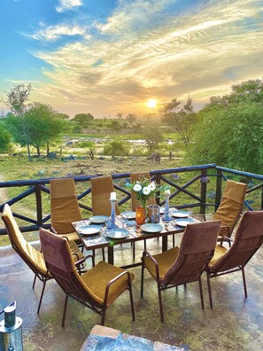 Kruger River View (7) | Terrace/patio - Manzini Swazi King Chalets (Nkomazi)