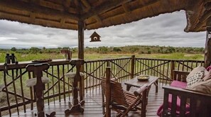 River House (5) | Terrace/patio - Manzini Swazi King Chalets (Nkomazi)