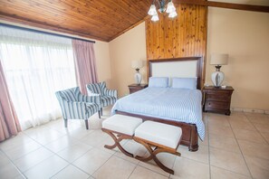 House, 4 Bedrooms (Eagles Call self- catering )