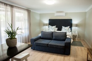 Palm Suite Vll | 迷你吧、客房内保险箱、办公桌、隔音