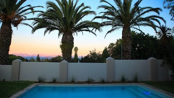 ์ผ์ธ ์์์ฅ, ์ผ๊ด์ ์์