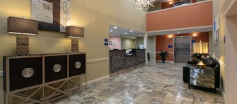 Days Inn & Suites by Wyndham Florence/Jackson Area
