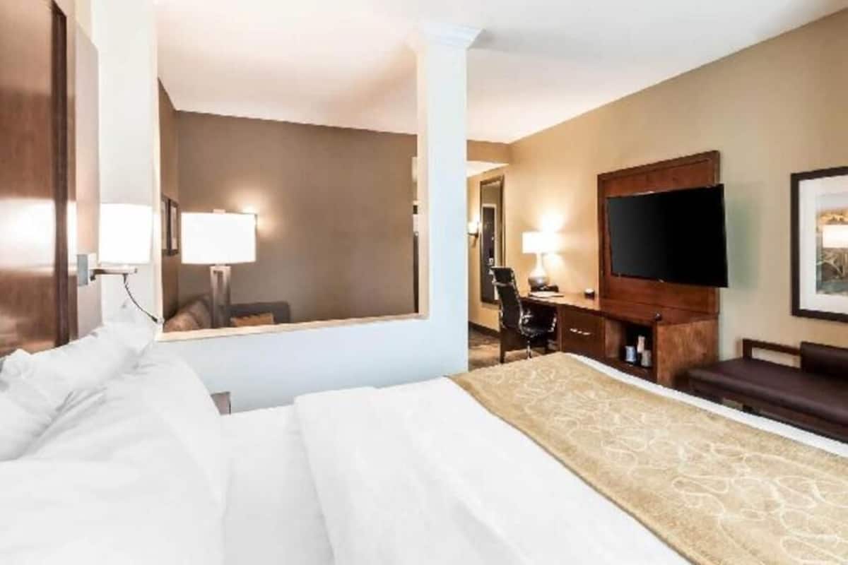 1 bedroom, premium bedding, individually decorated