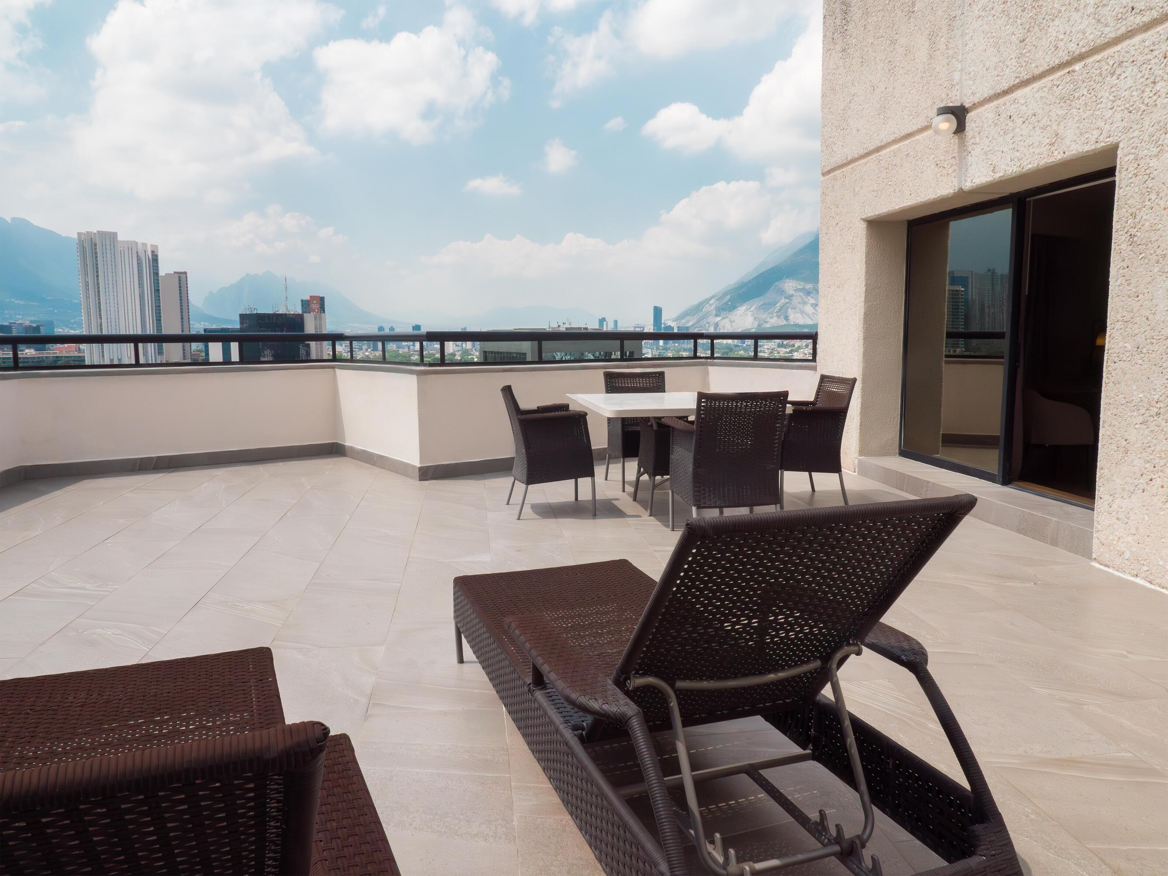 Habitación superior, 1 cama King size, con acceso para personas discapacitadas | Vista desde la habitación