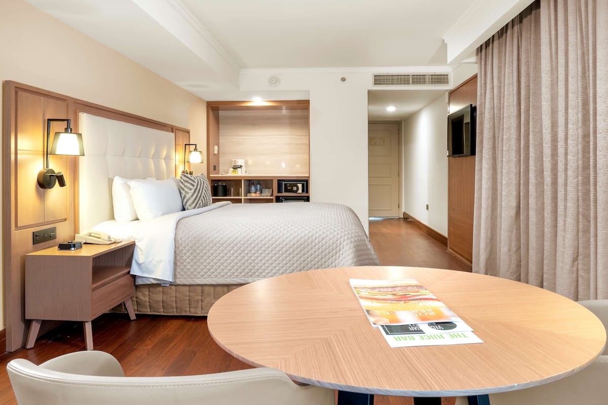 1 bedroom, minibar, in-room safe, desk