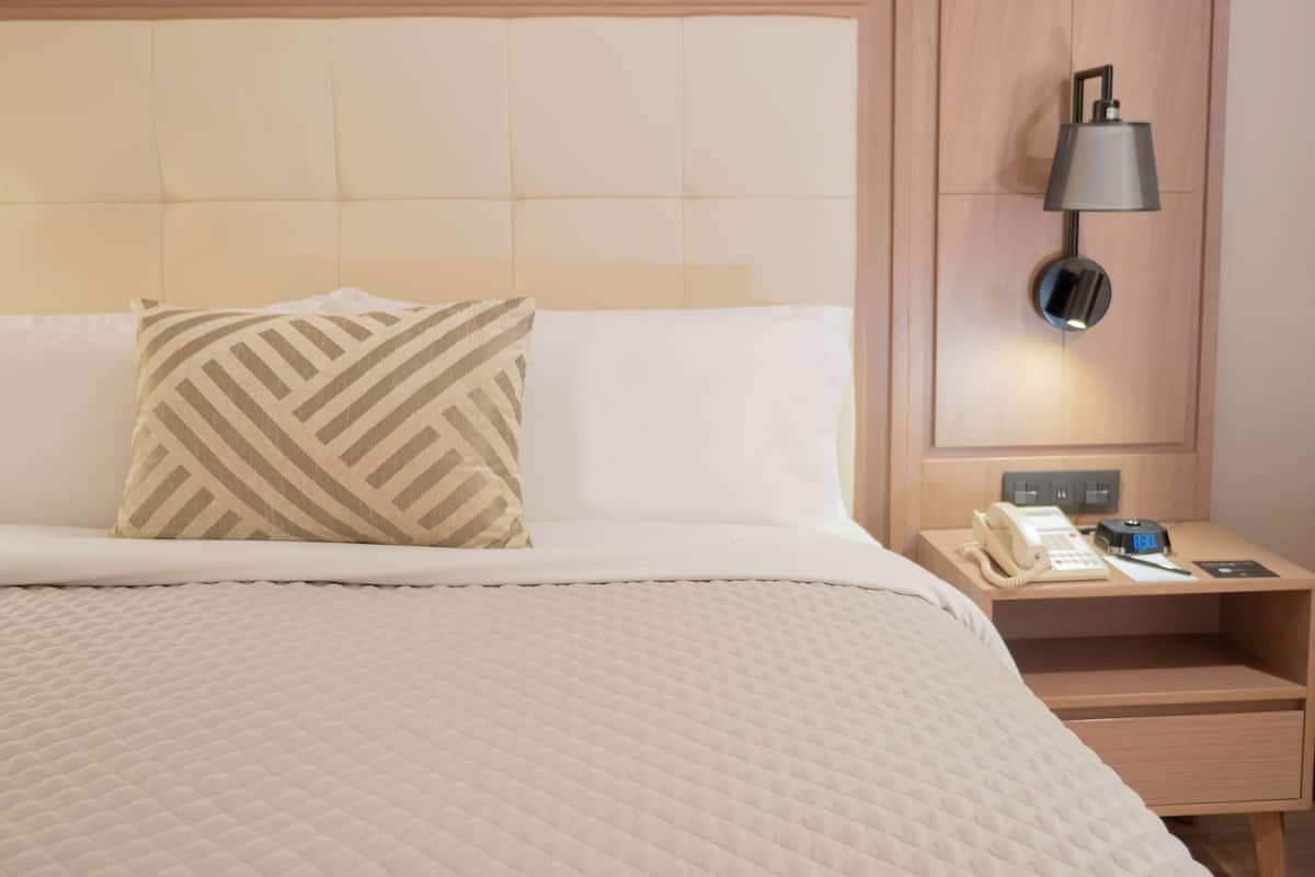1 bedroom, minibar, in-room safe, desk