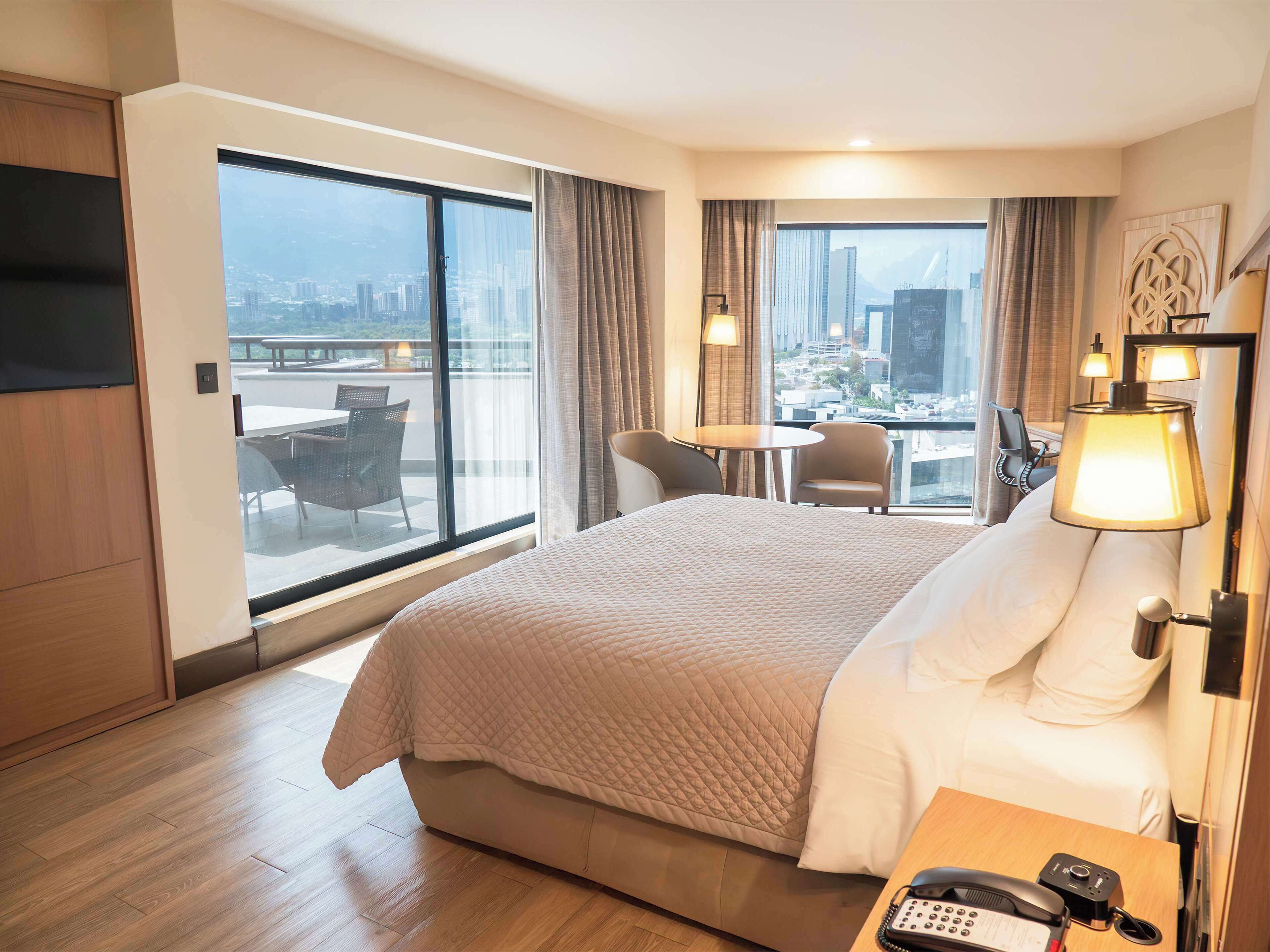 Foto - MS Milenium Monterrey Curio Collection by Hilton