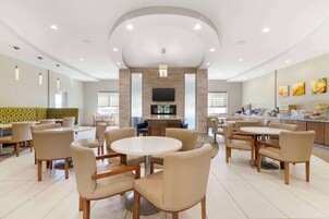 Desayuno para llevar incluido todos los días 