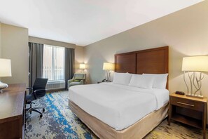 办公桌、笔记本电脑工作区、熨斗/熨衣板、免费 WiFi