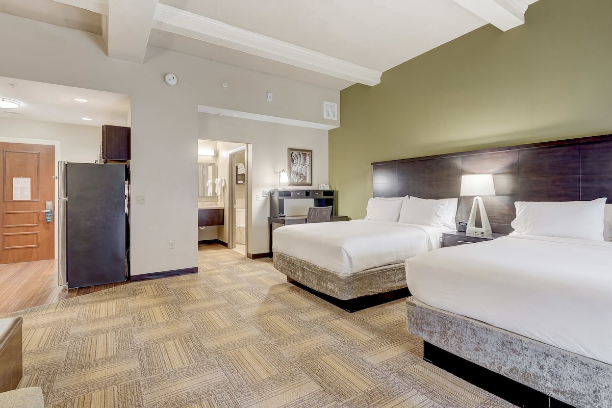 1 bedroom, premium bedding, pillow-top beds, in-room safe
