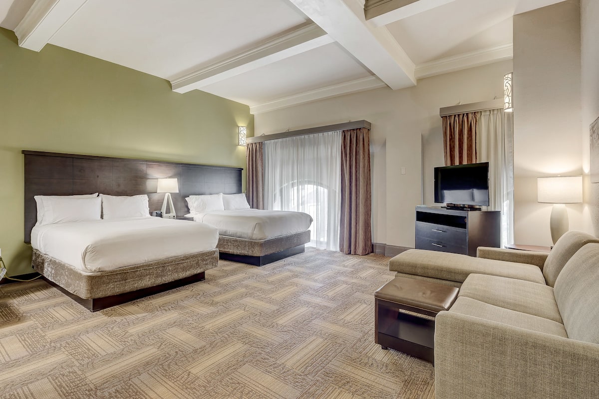 1 bedroom, premium bedding, pillow-top beds, in-room safe