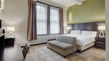 Studiosuite, 1 kingsize-seng, kjøkken (Full Kitchen) | Sengetøy av topp kvalitet, senger med overmadrass og safe på rommet