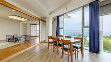 Top floor ocean view Deluxe Japanese-Western-Style Room (Non-smoking) | 1 bedroom, bed sheets