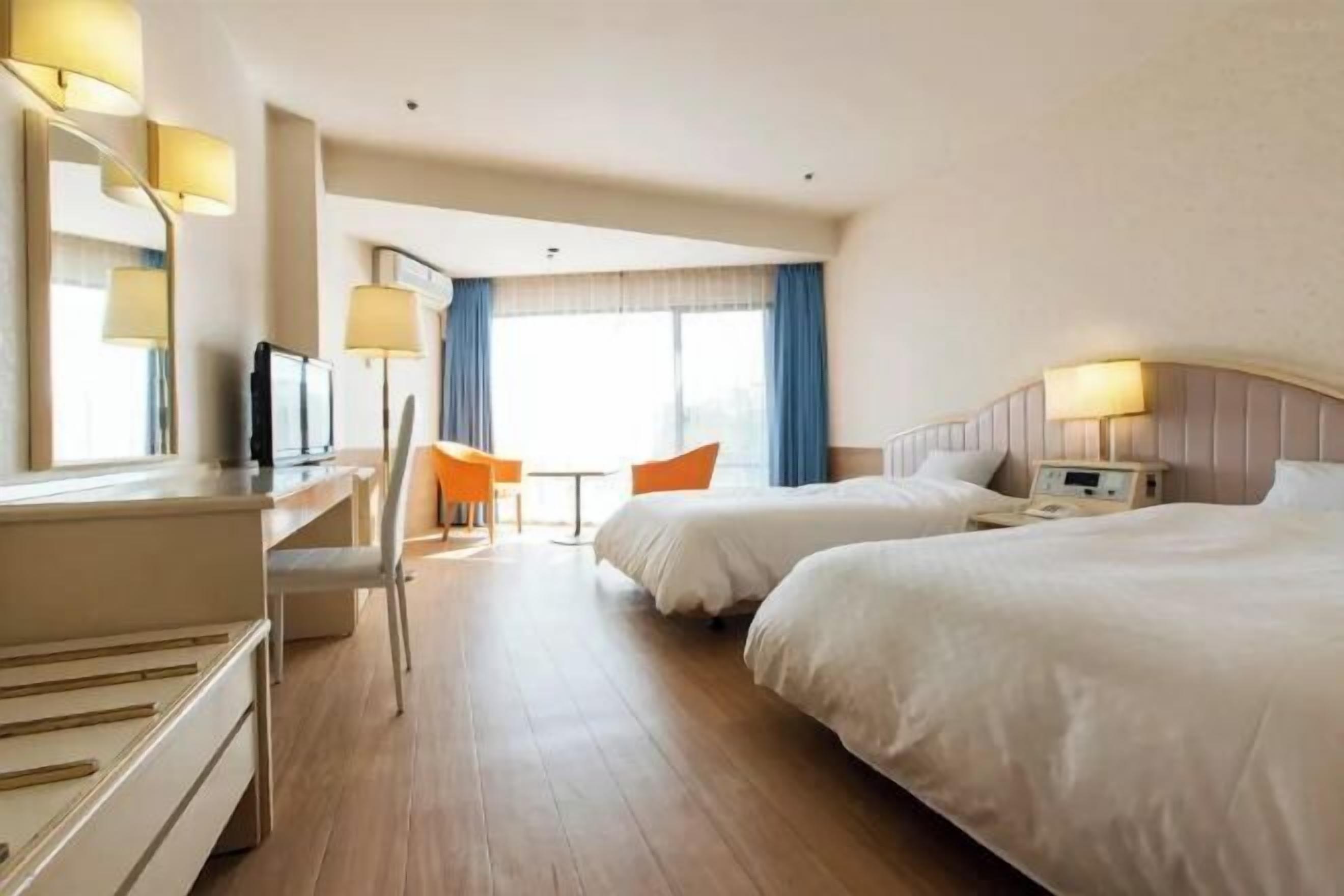 Desk, free WiFi, bed sheets