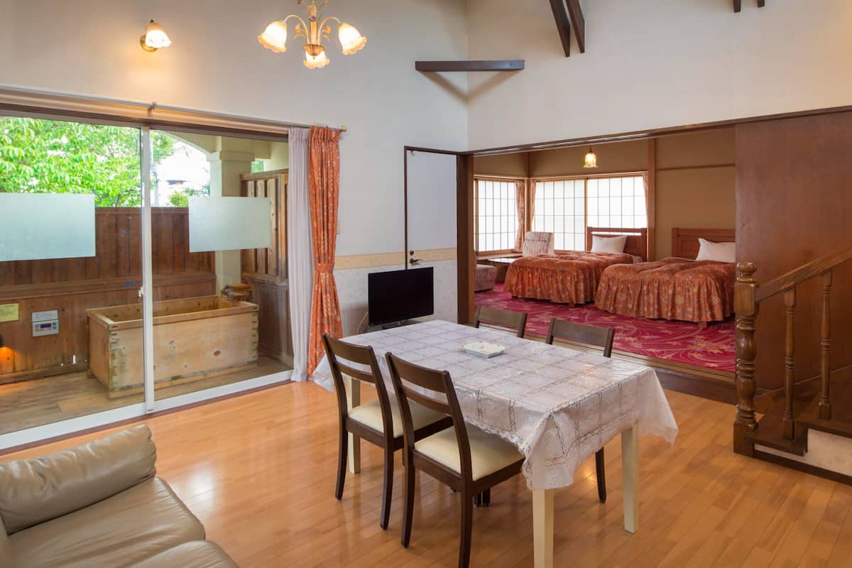 Chambre, fumeur (Cottage With Open-Air Bath, 7 Guests)