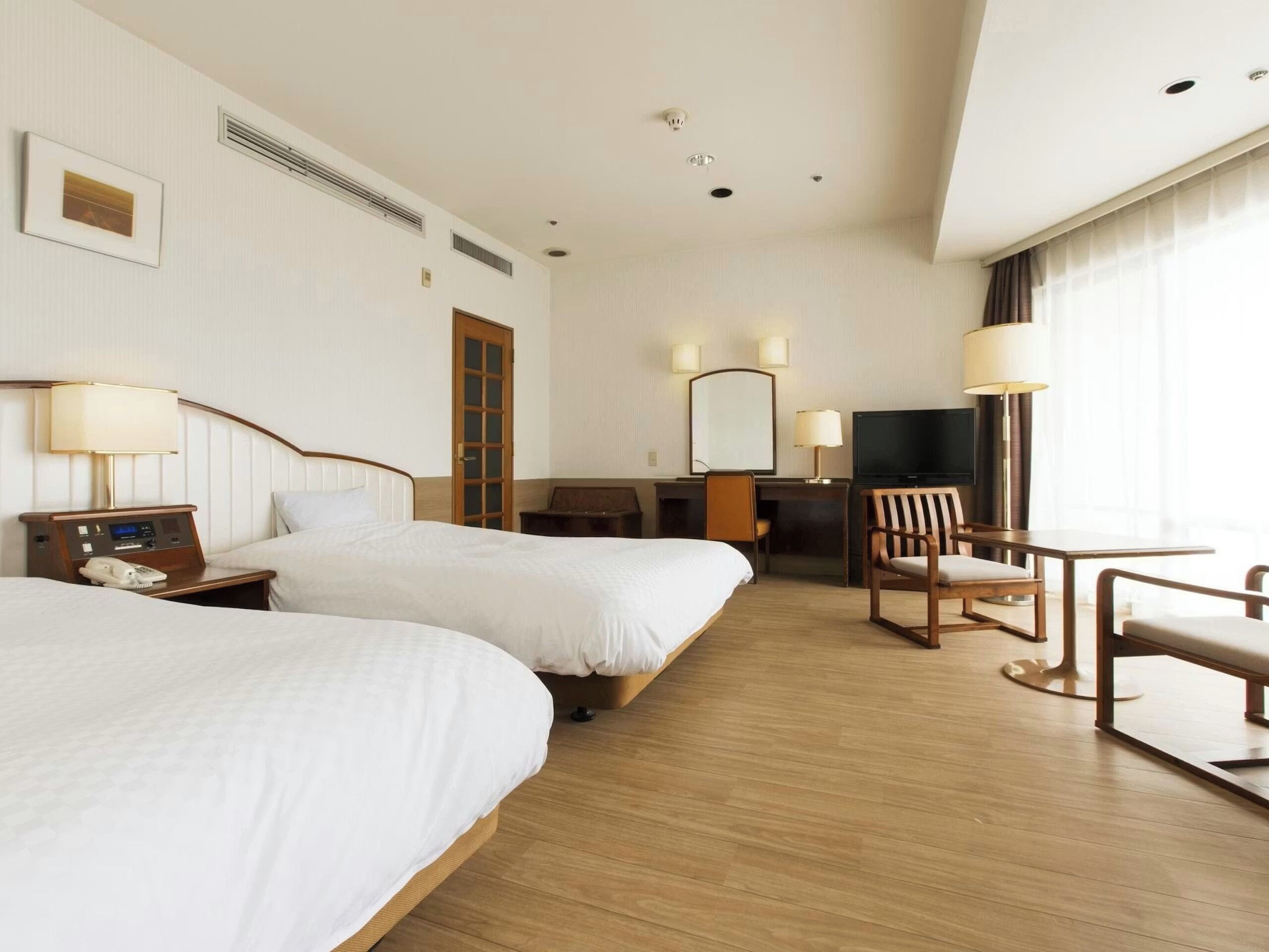 Chambre Triple, non-fumeurs, en angle | Bureau, Wi-Fi gratuit, draps fournis