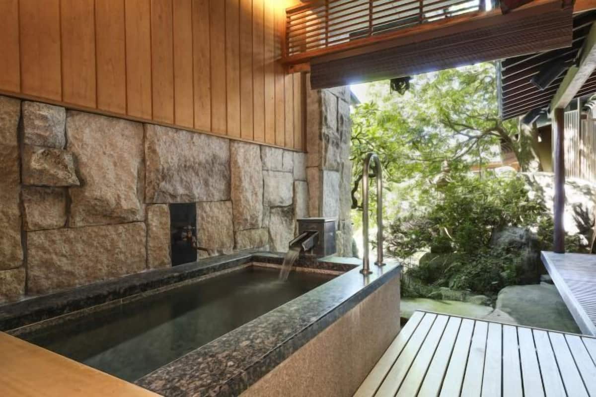 Spa | Lichaamsbehandelingen, gezichtsbehandelingen, massagebehandelingen